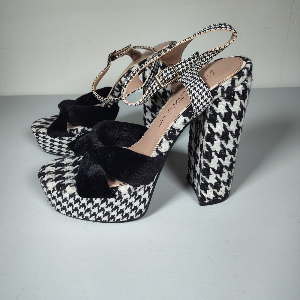 Betsey Johnson Melanni Houndstooth Platform Sandals Black White Velvet Bow Heels